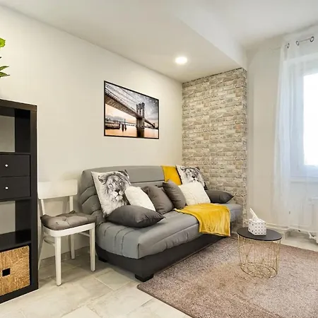 Apartment Homey Keola: Tranquil Geneva Gateway With Tram Access Ambilly